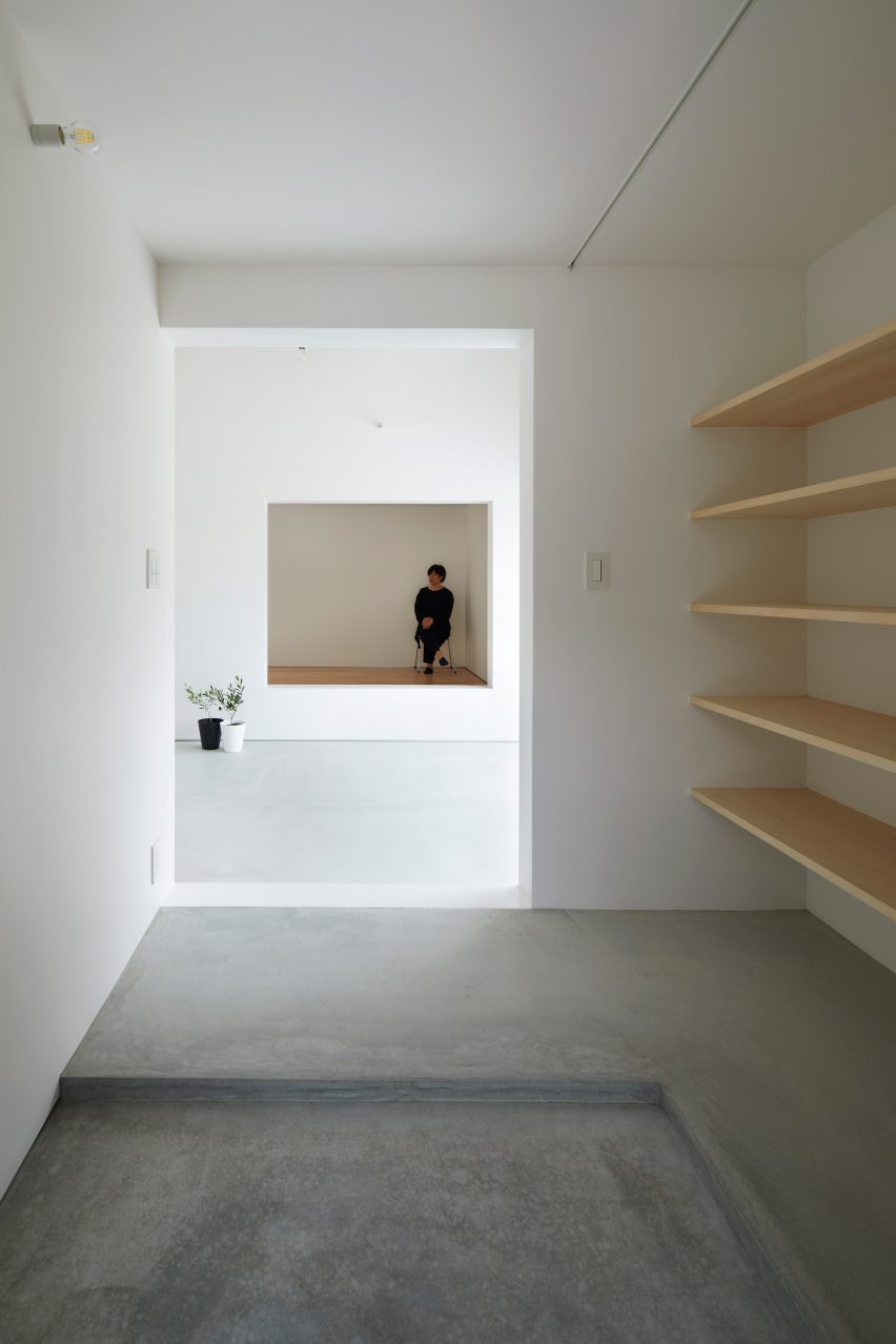 House in Kadogawa by Atelier Kento Eto