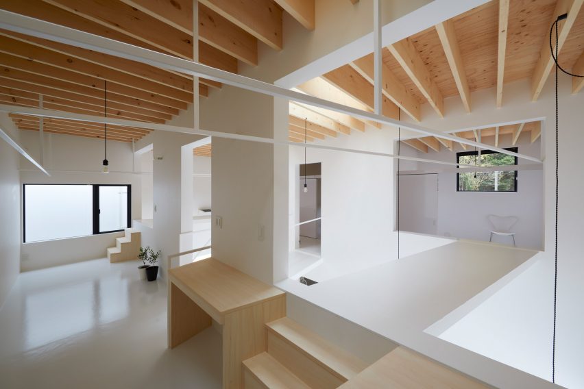 House in Kadogawa by Atelier Kento Eto