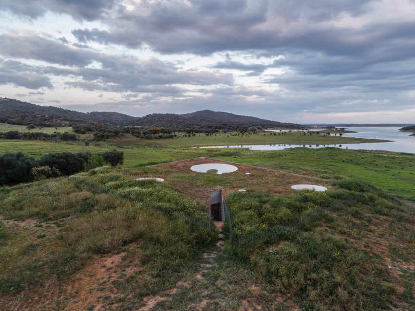Monsaraz by Aires Mateus