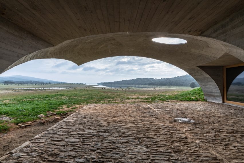 Monsaraz by Aires Mateus