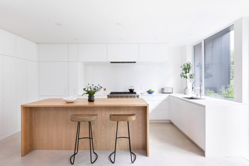 House with Two Bay Windows by D'Arcy Jones Architects
