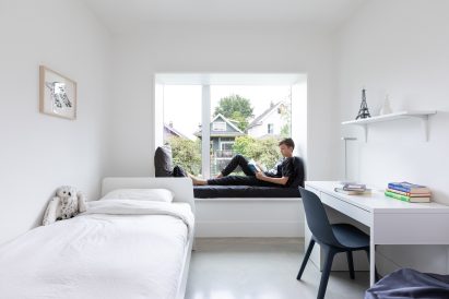 House with Two Bay Windows by D'Arcy Jones Architects