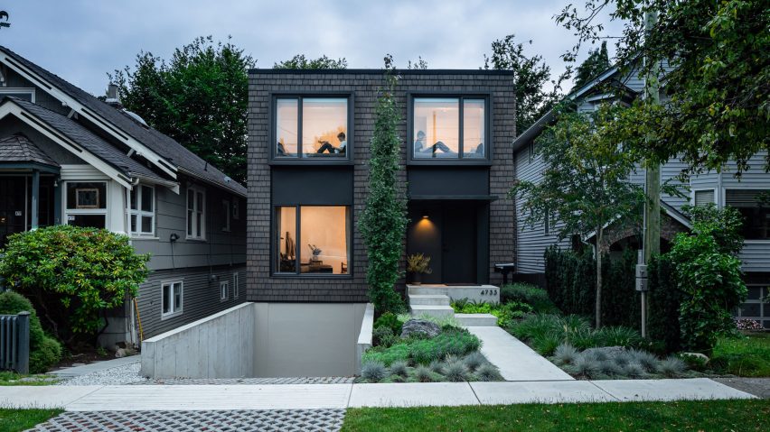 House with Two Bay Windows by D'Arcy Jones Architects