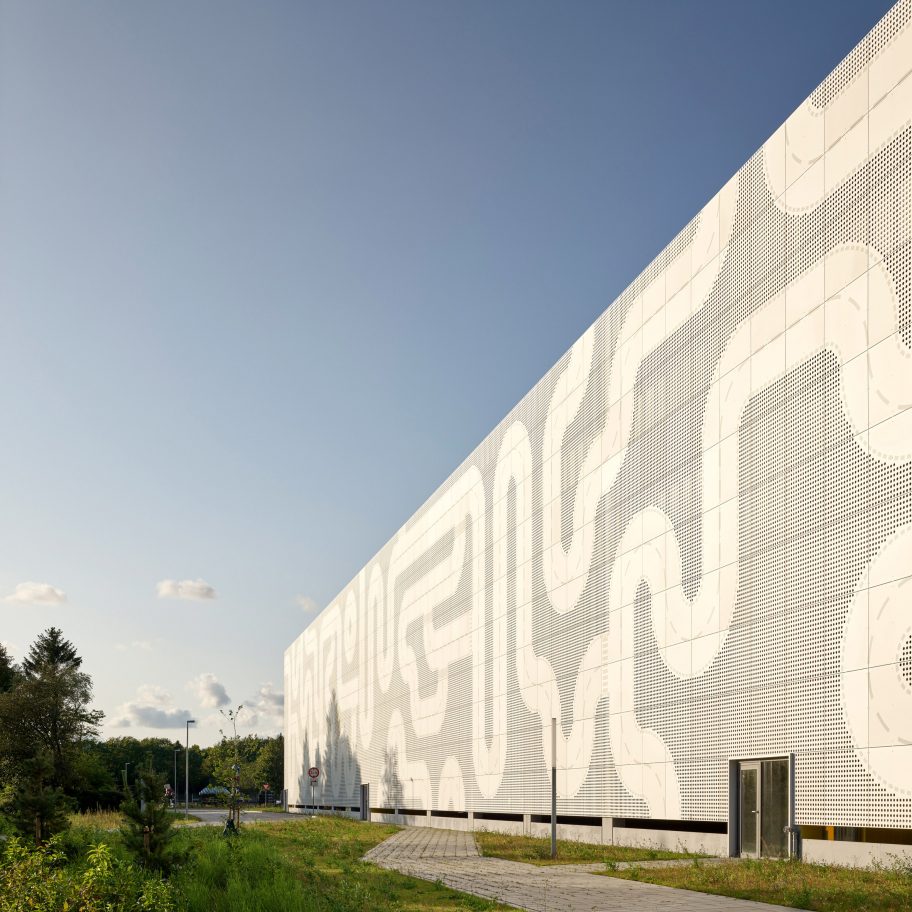Lego car park in Billund by CEBRA 