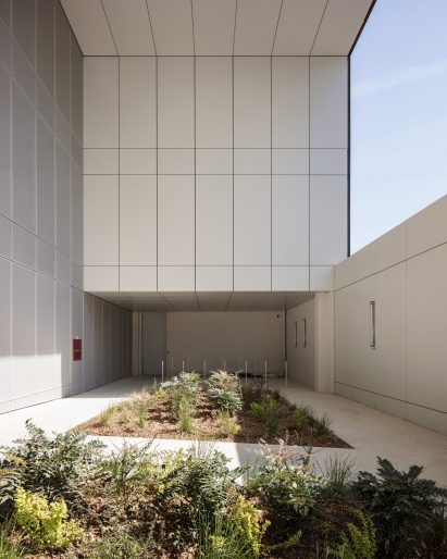 Minimum security prison in Nanterre by Local Architecture Network LAN