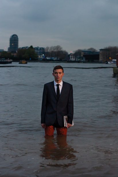 Nicholas Bennett designs flood-proof commuter suit for rising sea levels
