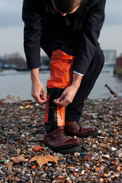 Nicholas Bennett designs flood-proof commuter suit for rising sea levels