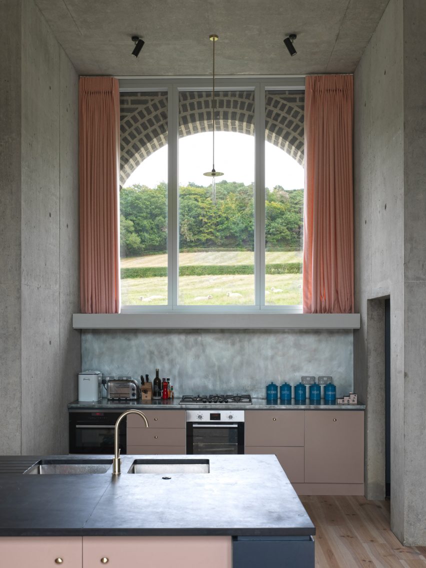 Nithurst Farm by Adam Richards in England, UK