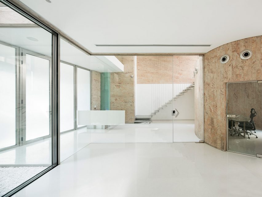 Office 543 by Charged Voids