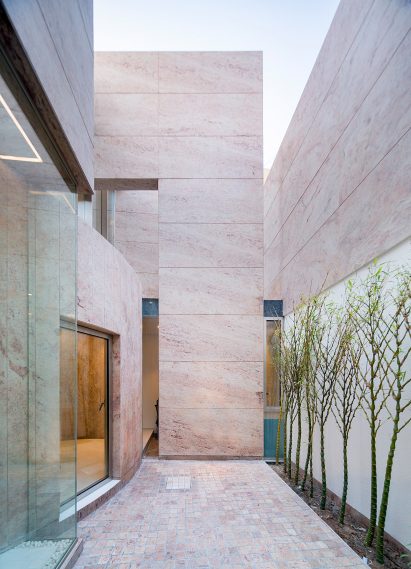 Office 543 by Charged Voids