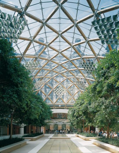 High-tech architecture guide: Portcullis House by Michael Hopkins