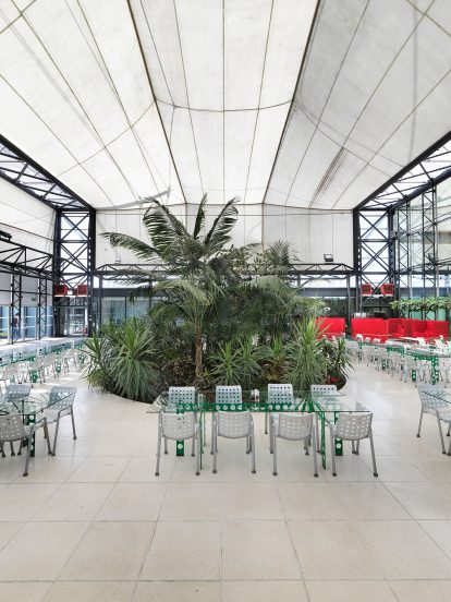 High-tech architecture: Michael and Patty Hopkins