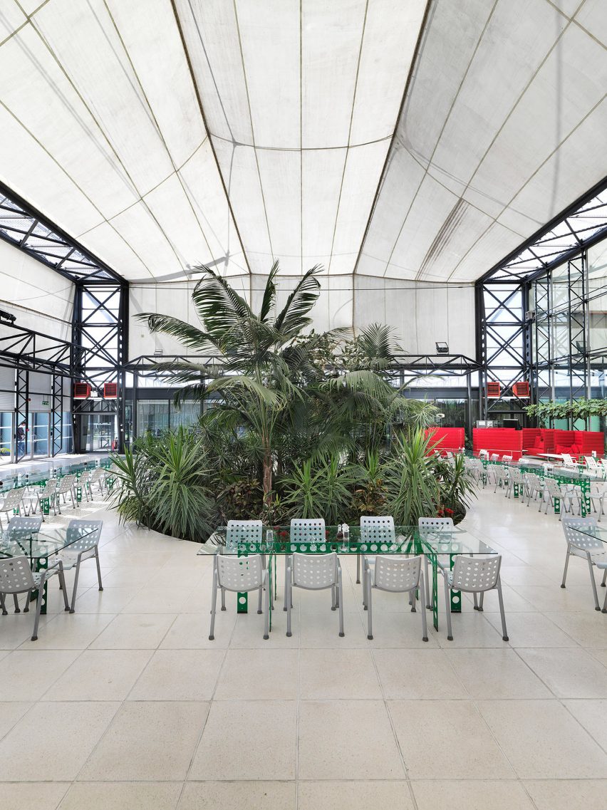 High-tech architecture: Anthony Hunt is the high-tech architect's engineer
