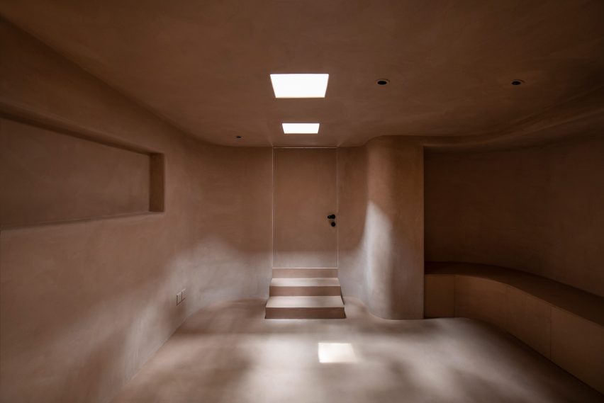 Single Person gallery in Shanghai by Offhand Practice