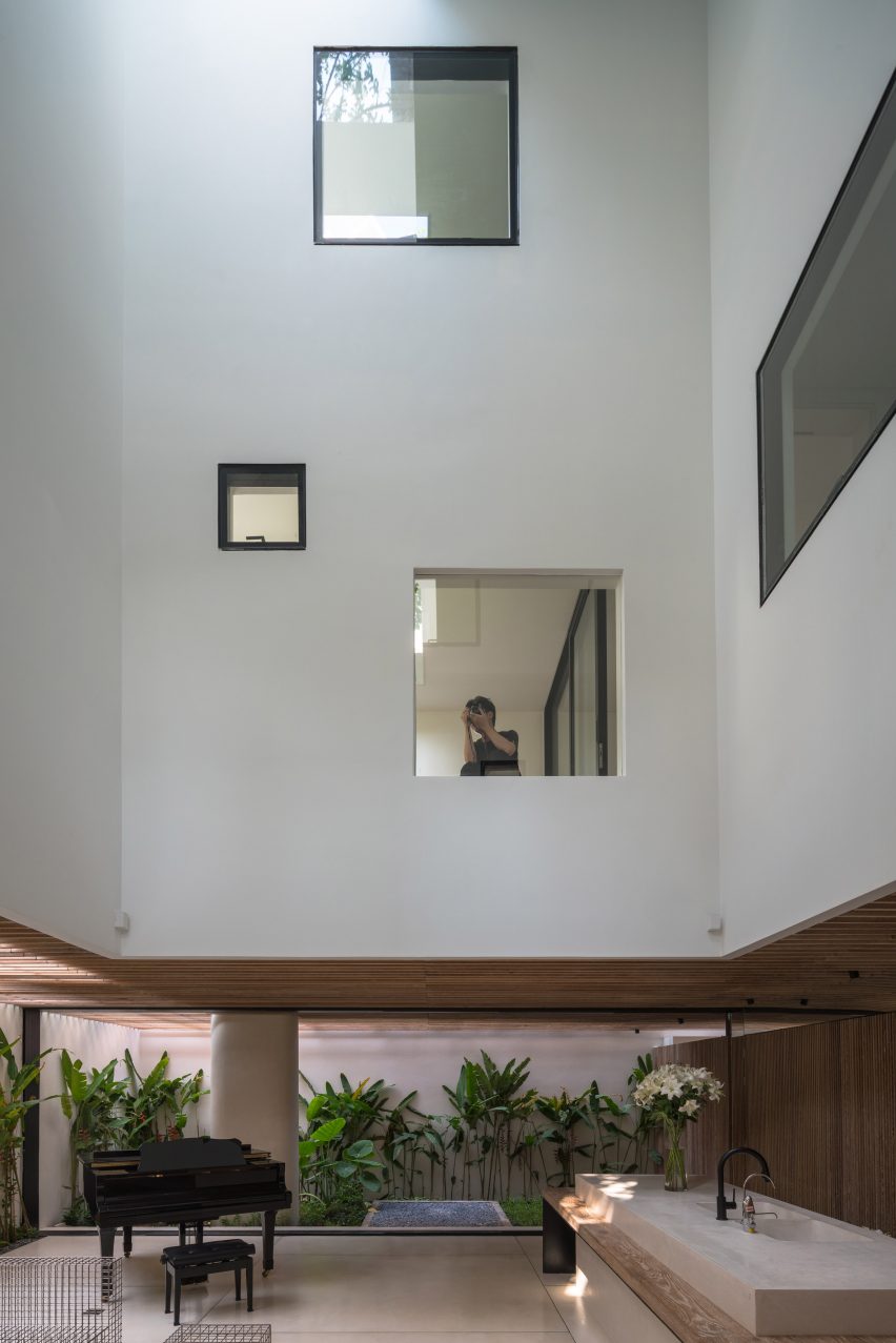 Sky House by MIA Design Studio