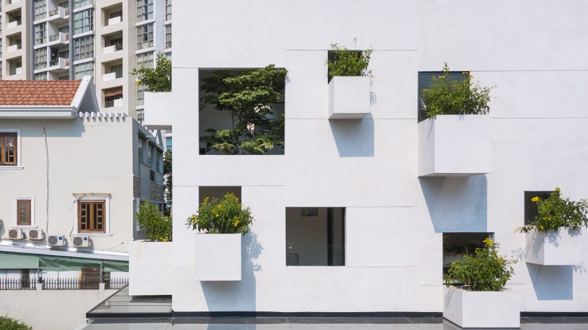 Sky House by MIA Design Studio