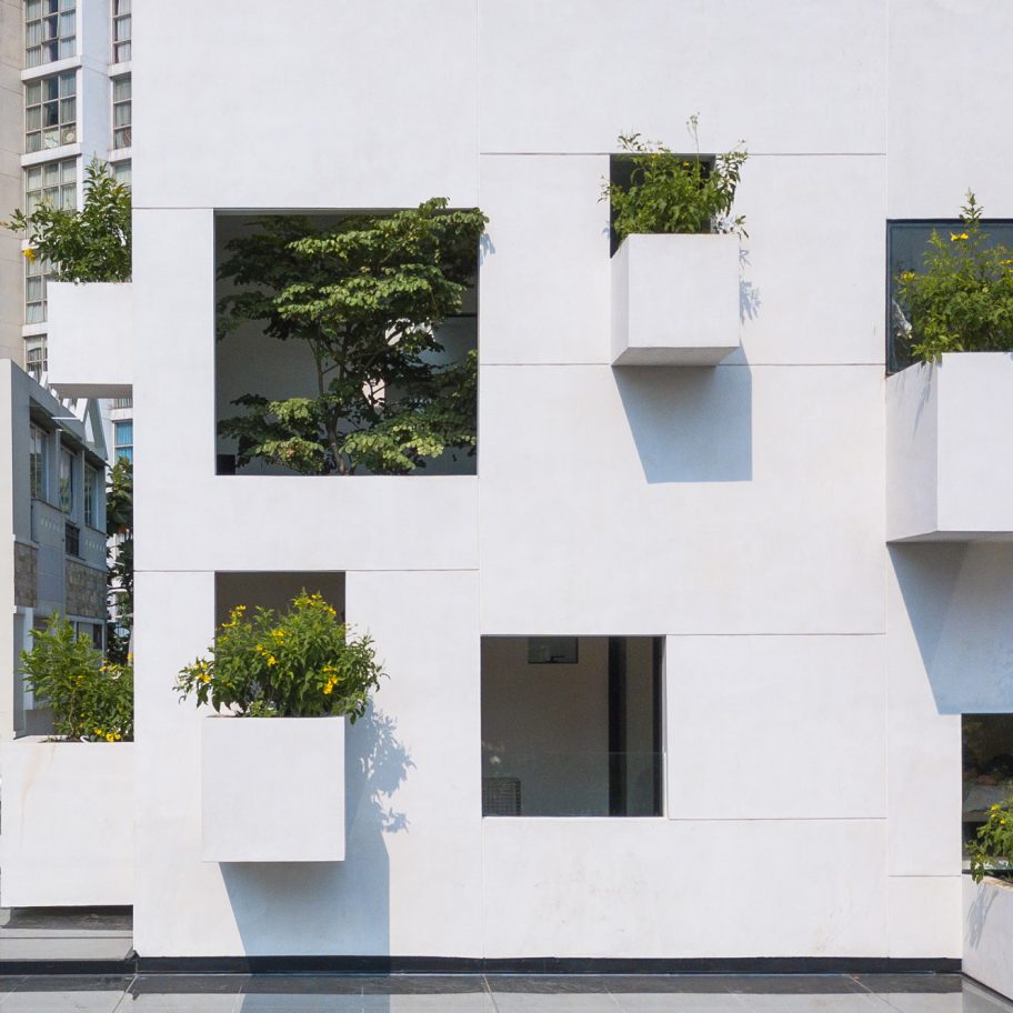 Sky House by MIA Design Studio