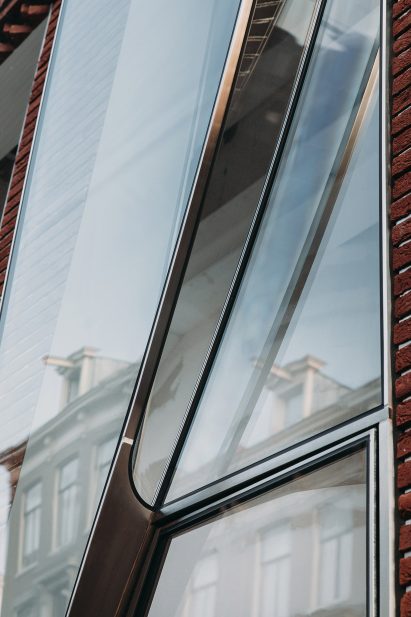 The Looking Glass on P.C. Hooftstraat in Amsterdam by UNStudio 
