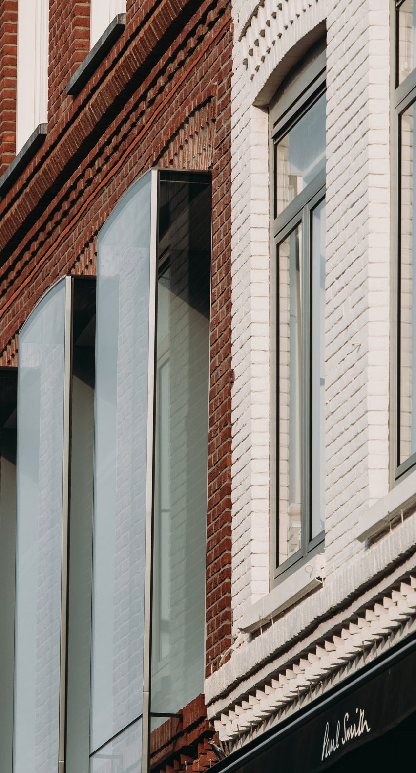The Looking Glass on P.C. Hooftstraat in Amsterdam by UNStudio 