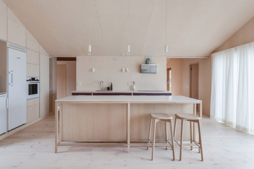 Villa Vassdal by Studio Holmber