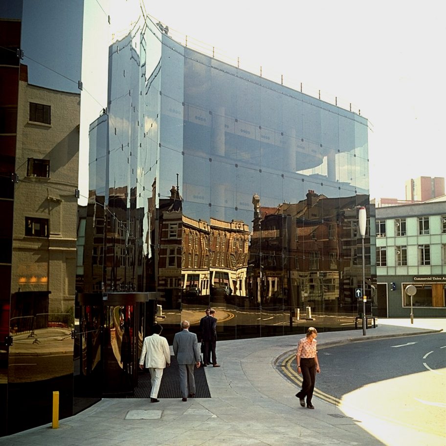 Willis Faber & Dumas building by Foster Associates – Norman Foster and Micheal Hopkins