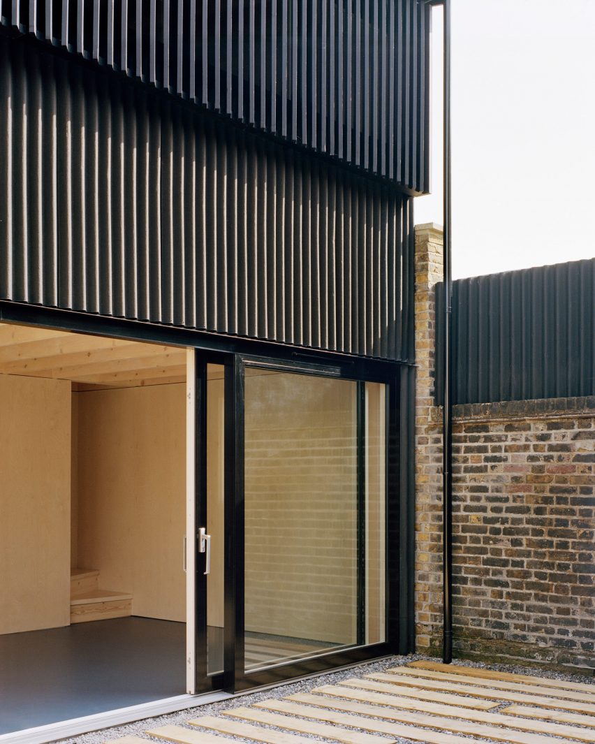 Windsor Road outbuilding house by Russell Jones