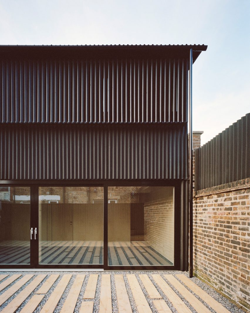 Windsor Road outbuilding house by Russell Jones