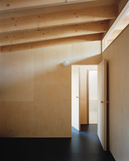 Windsor Road outbuilding house by Russell Jones