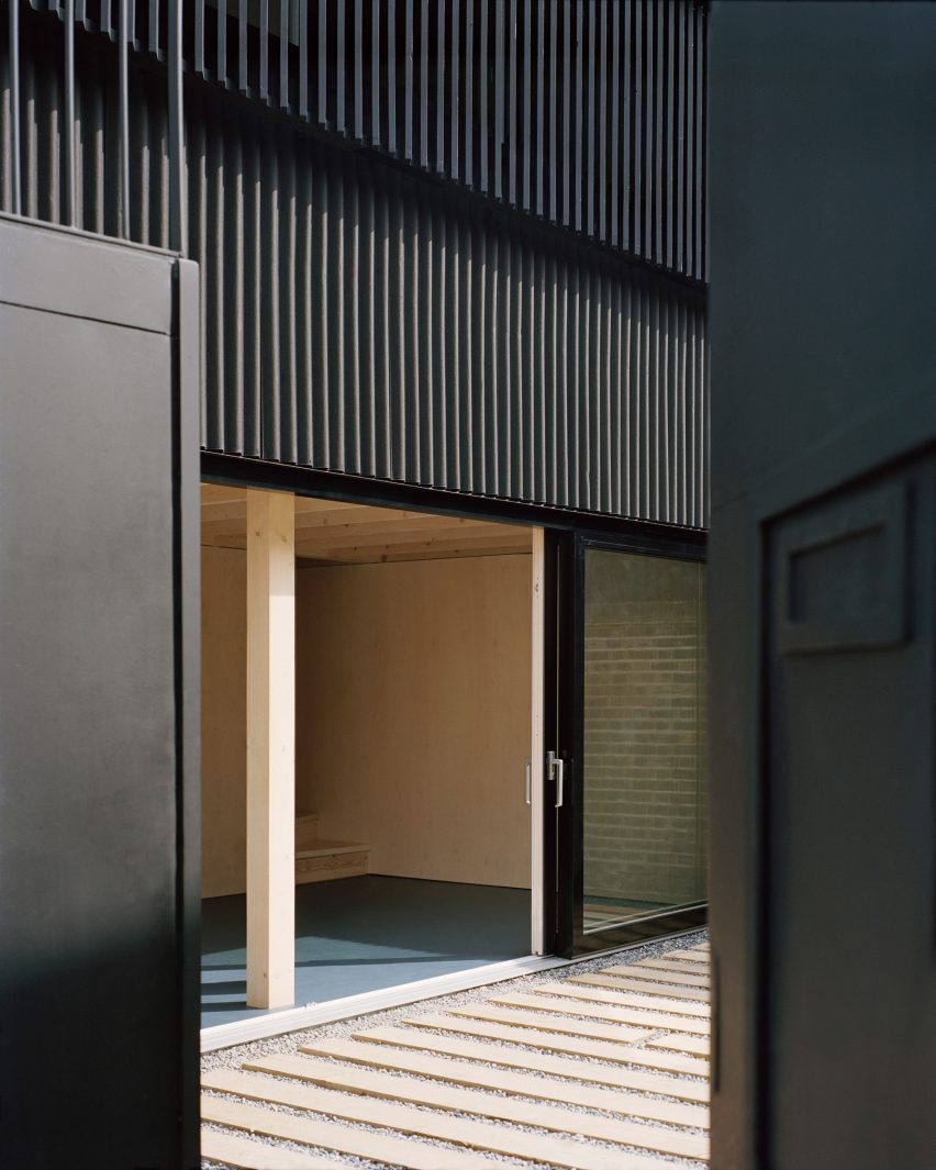 Windsor Road outbuilding house by Russell Jones