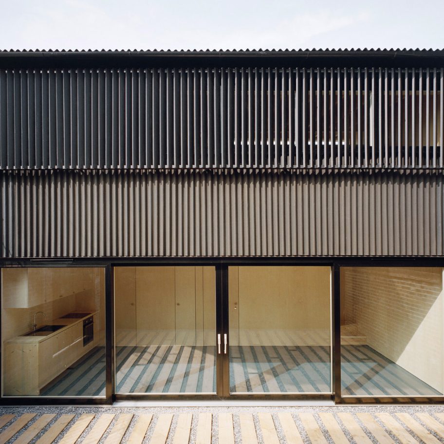 Windsor Road outbuilding house by Russell Jones