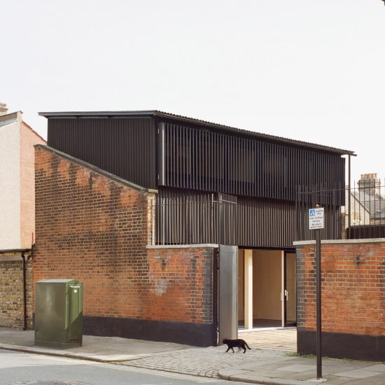 Windsor Road outbuilding house by Russell Jones