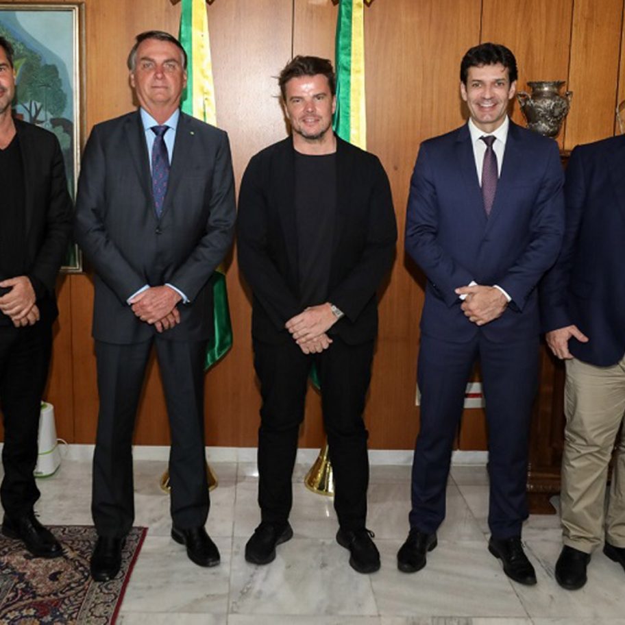 Bjarke Ingels meets Brazil's president Jair Bolsonaro to "change the face of tourism in Brazil"