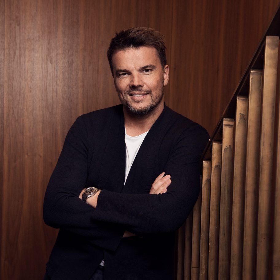 Bjarke Ingels meets Brazil's president Jair Bolsonaro to "change the face of tourism in Brazil"