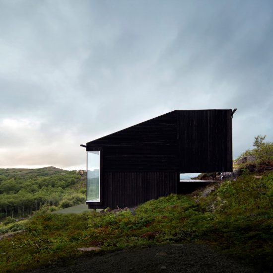 Cabin Stokkoya by Kappalnd