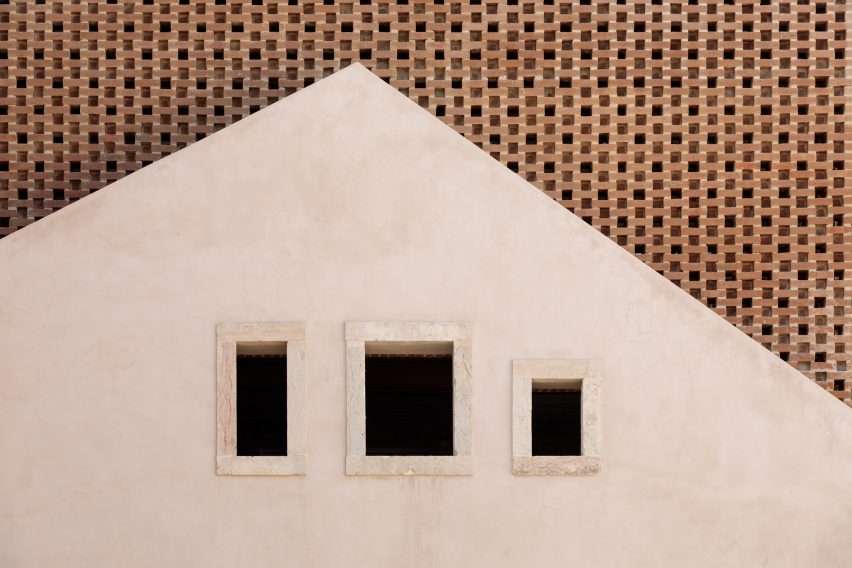 Casa Altinho by António Costa Lima Arquitectos