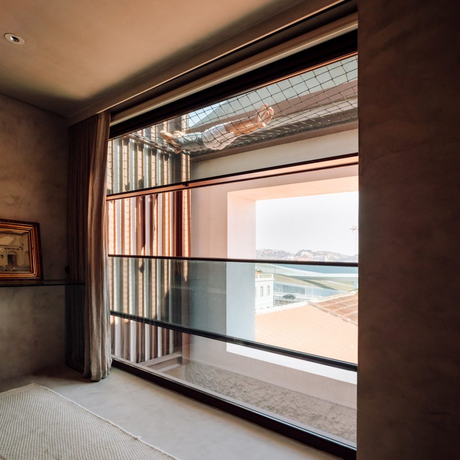 Casa Altinho by António Costa Lima Arquitectos