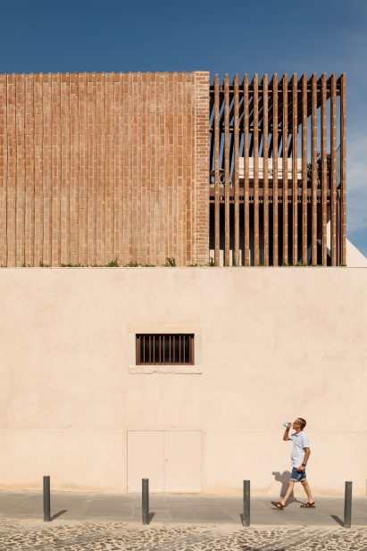 Casa Altinho by António Costa Lima Arquitectos