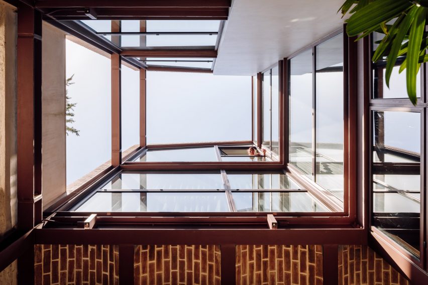 Casa Altinho by António Costa Lima Arquitectos