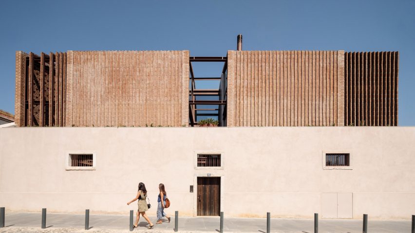 Casa Altinho by António Costa Lima Arquitectos