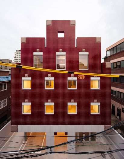 Cascade house by Aoa Architects