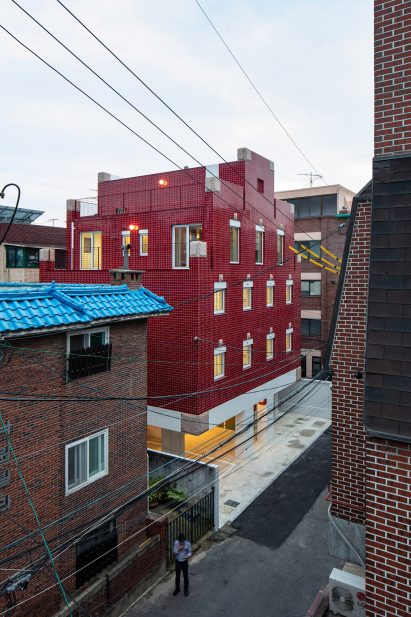 Cascade house by Aoa Architects