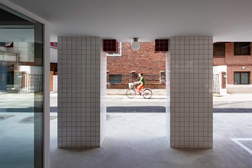 Cascade house by Aoa Architects