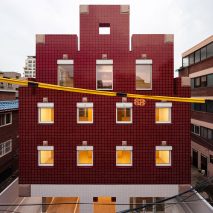 Cascade house by Aoa Architects