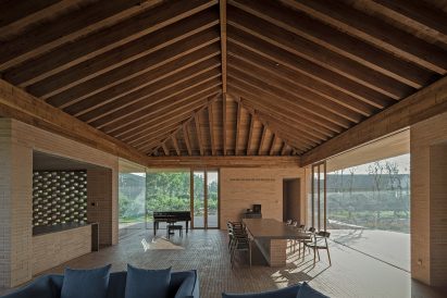 Courtyard Villa by Arch Studio