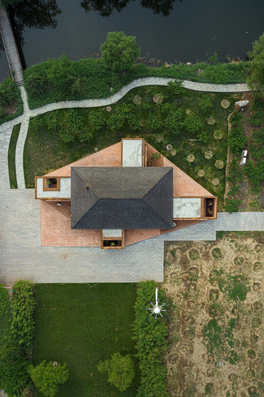 Courtyard Villa by Arch Studio