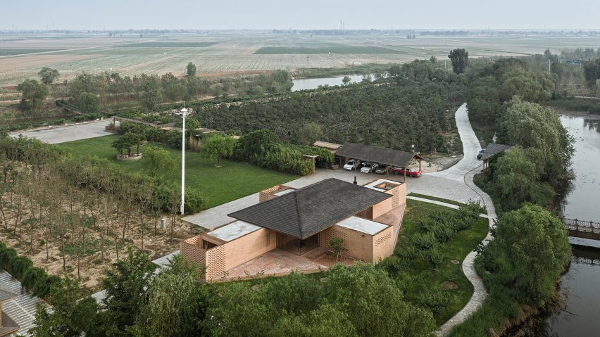 Courtyard Villa by Arch Studio