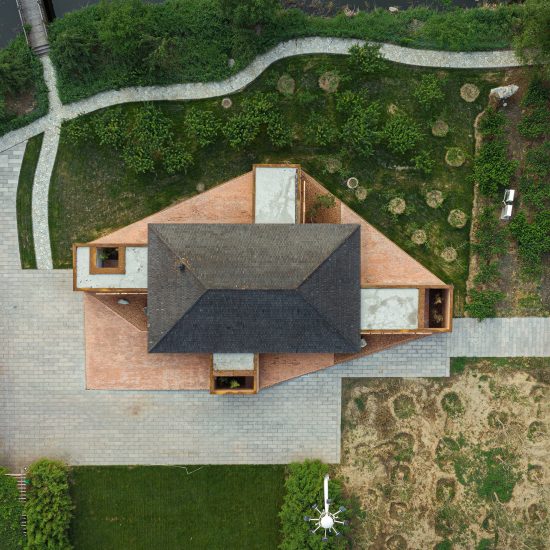 Courtyard Villa by Arch Studio