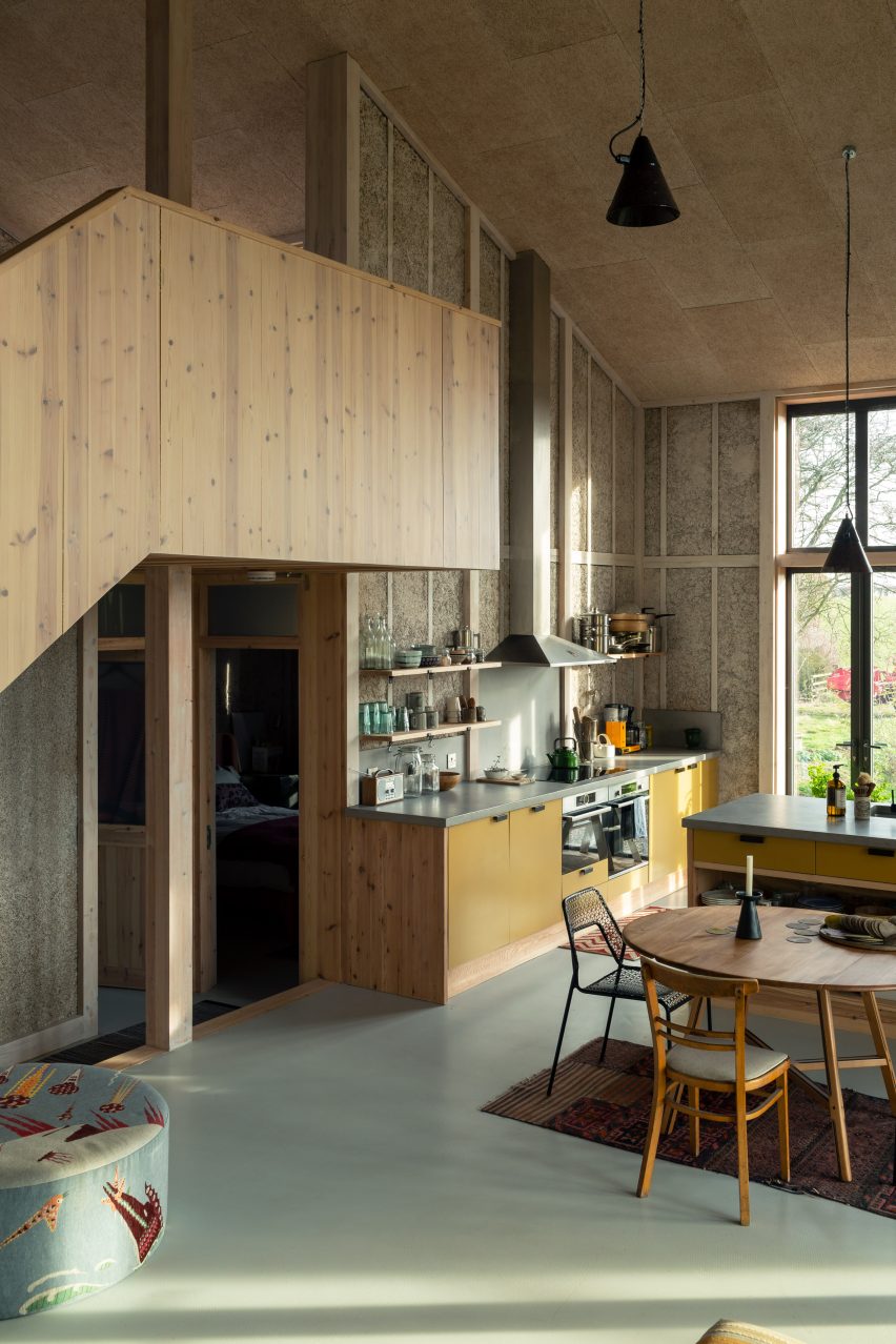 Flat House on Margent Farm, Cambridgeshire by Practice Architecture