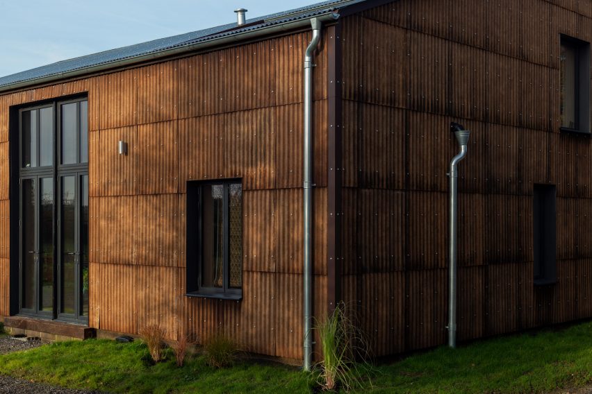 Flat House on Margent Farm, Cambridgeshire by Practice Architecture