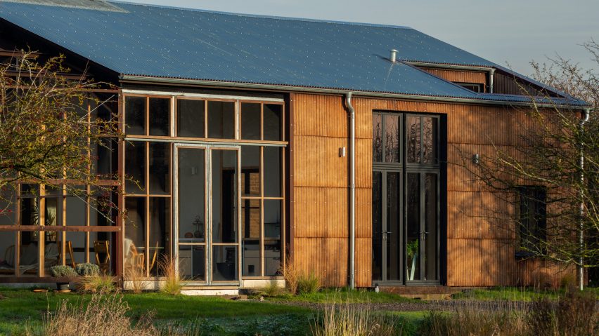 Flat House on Margent Farm, Cambridgeshire by Practice Architecture